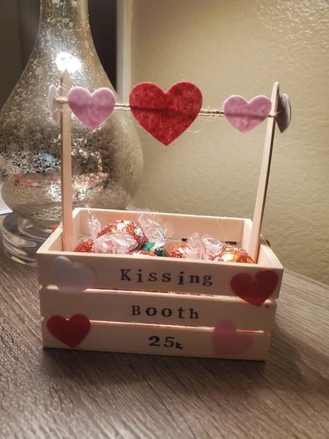 Basketball Homecoming, Diy Paper Flowers, Bathroom Ideas On A Budget, Pretty Crafts, Birthday Gifts For Boyfriend Diy, Diy Birthday Gifts For Friends, Small Bathroom Ideas Modern, Barcelona Fc, Popsicle Stick Crafts