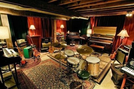 31 Unfinished Basement Ideas & Designs To Spruce Up Your Room (2021) Rehearsal Studios, Drum Room, Home Music Rooms, Home Studio Ideas, Home Studios, Basement Studio, Rehearsal Room, Music Rooms, Audio Studio