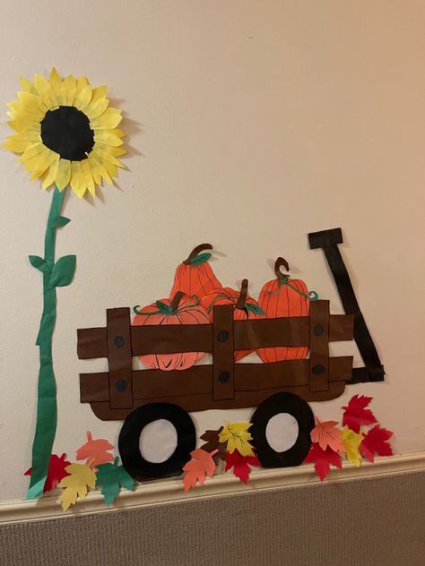 Fall Decor Classroom Ideas, Fall Decor Ideas For Classroom Wall, Fall Classroom Decorations Bulletin Boards, Fall Door Ideas For Classroom Preschool, Fall Doors For Classroom, Fall Bulliten Boards Ideas, Fall Bulletin Boards Preschool, Welcome To School Bulletin Boards, Fall Themed Bulletin Boards