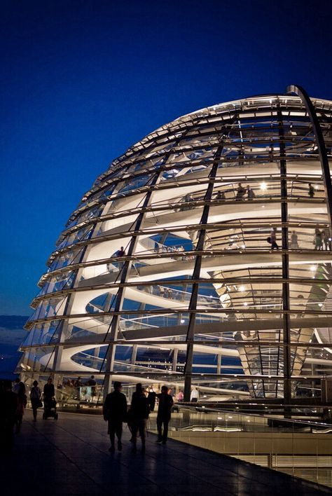 Norman Foster | Reichstag, Berlin Alvar Aalto, Santiago Calatrava, Norman Foster, Berlin Architecture, Le Corbusier Architecture, Villa Savoye, Dome Structure, Europa Park, Amazing Buildings