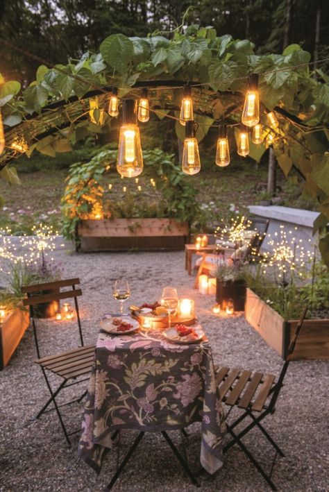 Night Ambiance, Solar Garden Decor, Modern Fixtures, Patio Lights, Hanging Ideas, Apartment Decoration, Magical Night, Backyard Inspiration, Modern Backyard