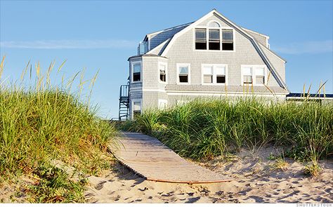 Vacation home purchases made up 21% of all home sales last year at an estimated 1.13 million, the highest level since 2003 and a 57% increase from 2013. http://cnnmon.ie/1BNVQdS Michigan Beach Vacations, Lake Michigan Beach, New England Beach House, Summer Beach House, England Beaches, Michigan Beaches, Beach Images, Starter Home, Travel Checklist