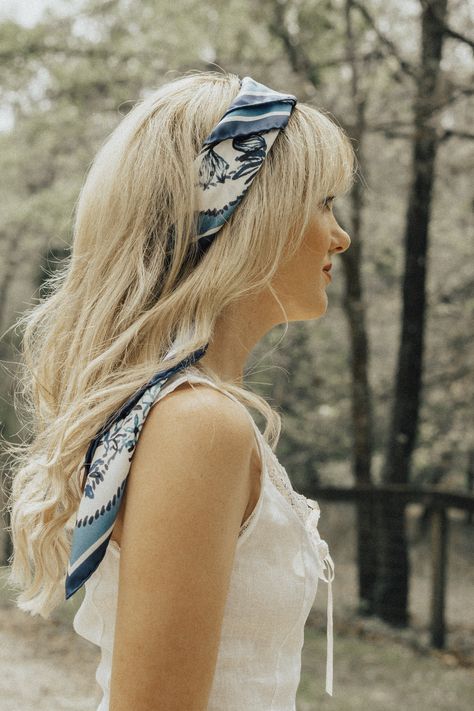 Bandana Hairstyles For Long Hair, Scarf Styling, 70s Hair, Silk Scarf Hair, Pool Hairstyle, Hair Scarf Styles, Head Scarf Styles, Multicolored Hair, Pool Hairstyles