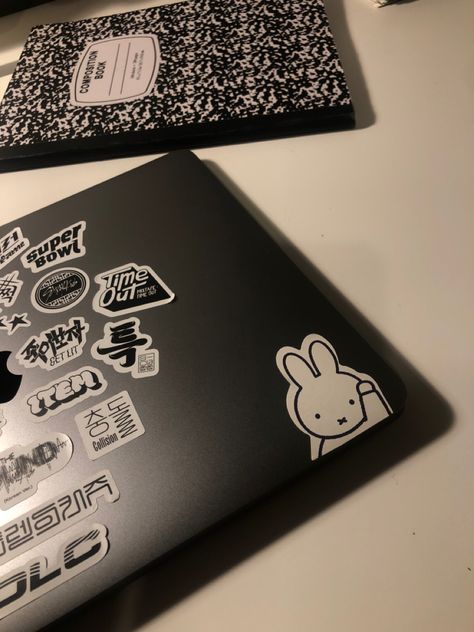 Stickers On Black Laptop, School Laptop Aesthetic, Black Laptop, Acubi Stickers, Black Laptop Stickers Ideas, Black Laptop Aesthetic, Aesthetic Laptop With Stickers, Stickers On Computer, Computer With Stickers