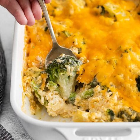 Broccoli Cheese Casserole Recipe, Popular Casseroles, Vegetable Casseroles, Casserole To Freeze, Mac And Cheese Sauce, How To Make Cheese Sauce, Cheddar Cheese Recipes, Cheese Broccoli, Family Favorite Recipes