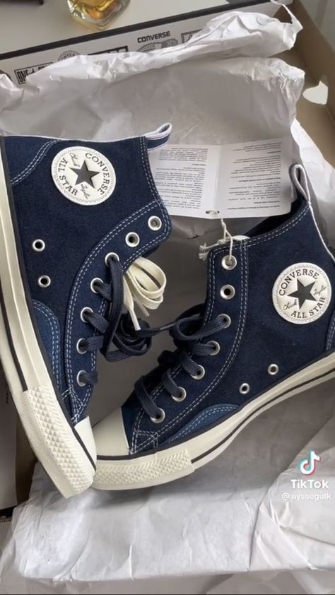 Cute Converse Shoes, Cute Converse, Chuck Taylor All Star Lift, Dr Shoes, Shoe Inspo, Aesthetic Shoes, Swag Shoes, Converse Sneakers, Pretty Shoes