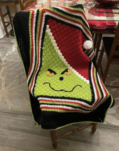 Christmas Scarf Pattern, Grinch Crochet, Christmas Afghan, Christmas Crochet Blanket, Granny Square Crochet Patterns Free, Christmas Throw Blanket, Crochet Blanket Designs, Christmas Scarf, Crochet Christmas Trees