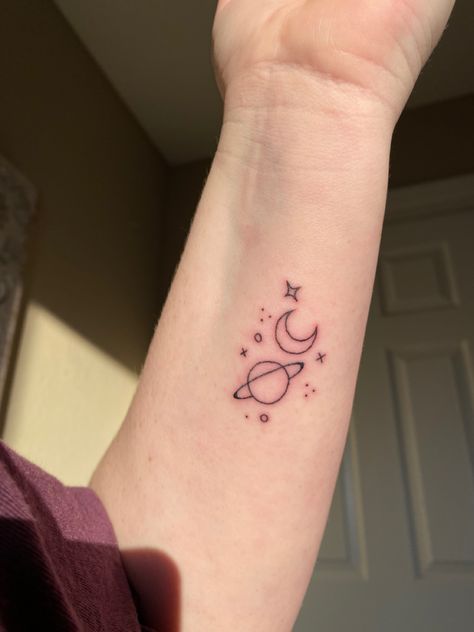 Tattoo Canvas, Venus Tattoo, Flowers Tattoos, Saturn Tattoo, Tato Henna, Goth Tattoo, Planet Tattoos, Small Pretty Tattoos, Petite Tattoos