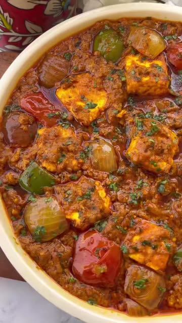 View this Snap from Foodies food Court on Snapchat! Paneer Tikka Masala Recipe, Paneer Tikka Masala, Tiffin Recipe, Tikka Recipe, Tikka Masala Recipe, Spicy Snacks Recipes, Breakfast Recipes Indian, Paneer Tikka, Vegetarian Fast Food