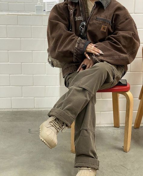 Carhartt Jacket Outfit, Pakaian Hipster, Nyc Winter Outfits, Carhartt Jacket, Fall Fits, Winter Fits, 가을 패션, Looks Style, Looks Vintage