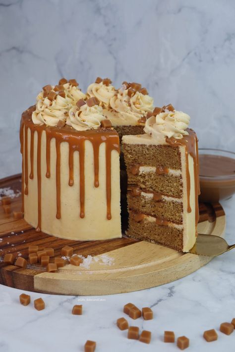 Salted Caramel Cake - Gills Bakes and Cakes Starbucks Drinks Caramel, Vanilla Caramel Cake, Caramel Protein Shake, Caramel Cake Decoration, Thanksgiving Desserts Cake, Caramel Cakes, Carnation Caramel, Brownie Caramel, Caramel Drip Cake