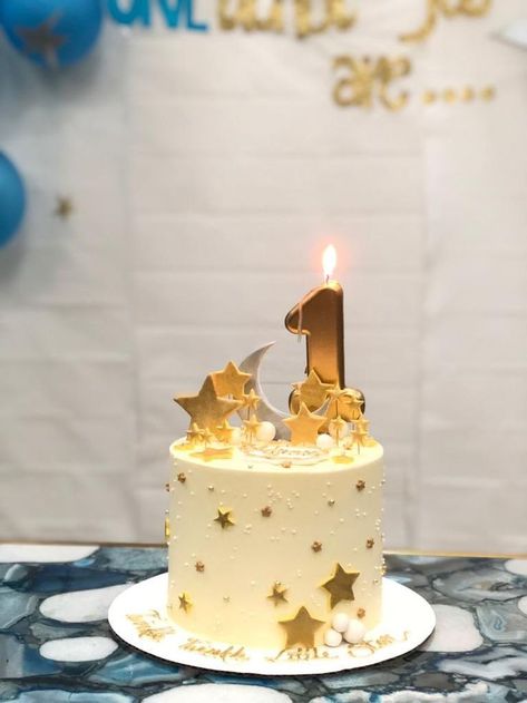 Twinkle Twinkle Little Star Cake, Golden Birthday Cakes, Baby Reveal Cakes, Cake Designs For Girl, Cake Designs For Kids, Star Cake, Baby First Birthday Cake, Golden Cake, Star Birthday Party