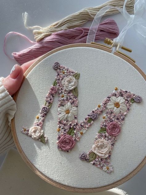 Flowers Design Embroidery, T Letter Embroidery, Name Hand Embroidery Designs, Letter Flower Embroidery, Flower Letters Embroidery, Embroidered Numbers Pattern, A Embroidery Letter, H Embroidery Letter, Cute Hand Embroidery Designs