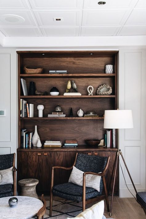 dark wood shelf Dark Wood Bookshelves, Dark Wood Lamp, Dark Wood Floors Living Room, Dark Wood Shelves, Wood Bookshelves, Dark Wood Floors, Mid Century Chair, Marble Coffee Table, Book Shelf