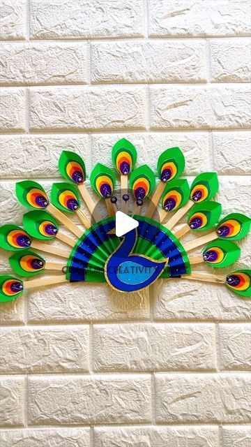 How To Make A Peacock Crafts, Craft Paper Wall Hanging, Craft With Ice Cream Stick, Creative Crafts With Cardboard, Peacock Art And Craft, Colour Paper Craft Ideas, Peacock Craft Ideas, Ice Cream Sticks Craft Ideas Art, Paper Peacock Crafts