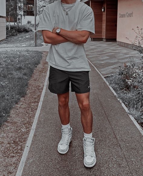 Men’s Outfits Sunmer, Norm Core Outfits Men, Mens Beach Style Summer, California Mens Fashion, Men’s Summer Casual Outfits, Duncan Aesthetic, Apparel Manufacturing, Alex Costa, Guys Fits