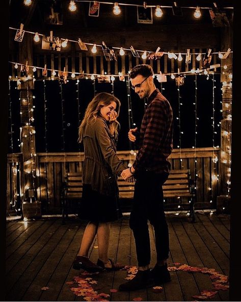 Proposal Ideas Fairy Lights, Outdoor Proposal Ideas Decor, Proposal Ideas Gazebo, Proposal Ideas Daytime, Engament Proposal, Home Proposal Decoration Ideas, Engagement Proposal Ideas With Family, Gazebo Engagement Ideas, Dock Proposal Ideas