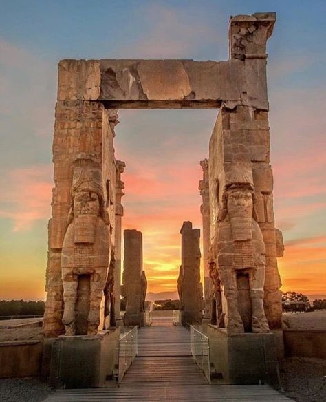 Pasargad Iran, Perspolis Shiraz Iran, Shiraz Architecture, Persepolis Iran, Iran Architecture, Ancient Persian Architecture, Iran Tourism, Beautiful Iran, Shiraz Iran