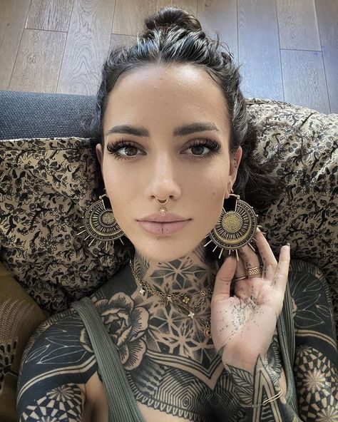 Scarlet Meredith (@sscarletm) • Instagram photos and videos Tattoo Models, Woman With Tattoos, Sacred Geometry Tattoo, Tattoed Women, Ear Weights, Head Tattoos, Real Tattoo, Tattoo Sleeve Designs, Earrings Earrings