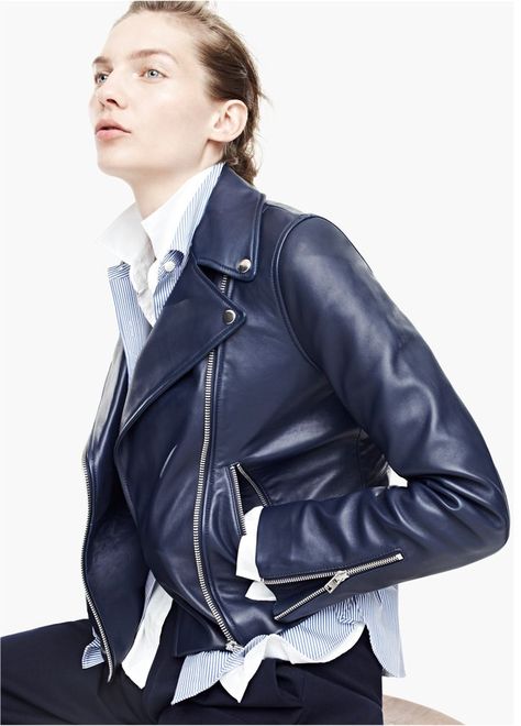 Navy Leather Jacket Outfit, Navy Blue Leather Jacket, Womens Leather Jacket Outfit, Kate Moss Street Style, Navy Leather Jacket, Leather Jacket Outfit, Stylish Leather Jacket, Ugly Outfits, Jacket Outfit Women