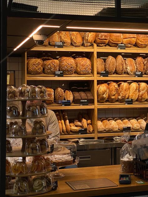 Bread Bakery Aesthetic, Vintage Bakery Aesthetic Interior, Baking Asethic, Cozy Bakery Aesthetic, Kento Nanami Manga, Bakery Owner Aesthetic, Bakery Shop Aesthetic, Boulangerie Aesthetic, Vintage Bakery Aesthetic