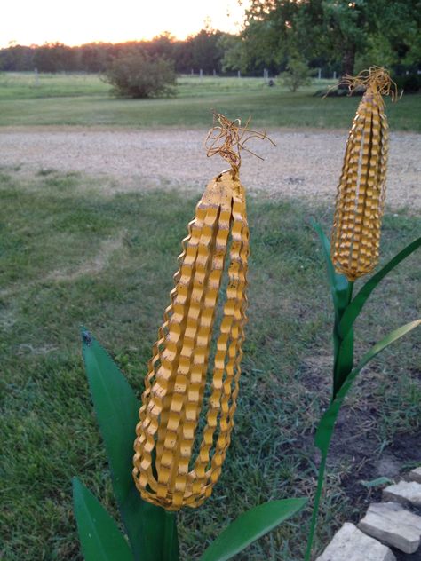 Metal Ears Of Corn Corn Boil, Corn Theme, Corn Party, Corn Festival, Elote Corn, Native American Projects, Corn Crib, Island Photos, Silverware Art