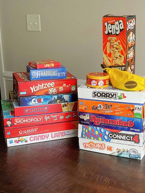 Board Games For Family, Friend Game Night, Best Board Games, Game Night Parties, Diy Bird Bath, Board Game Night, Games For Family, Family Board, Family Board Games