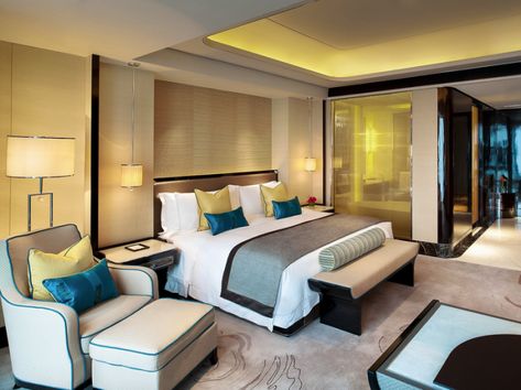 How to create a 5 star hotel at home - The World and Then SomeThe World and Then Some Luxury Hotel Bedroom, Hotel Bedroom Design, Hotel Room Interior, Interior Hotel, Luxury Hotel Room, Modern Luxury Bedroom, Hotel Room Design, 5 Star Hotel, Hotel Interior Design