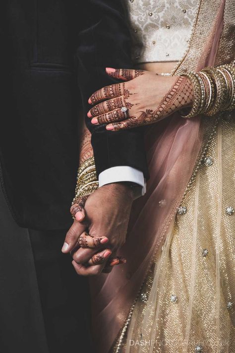 Indian Engagement Pictures, Wedding Anniversary Couple Photoshoot, Rings Engagement Pose Indian, Indian Wedding Aesthetic Couple Pic, Indian Wedding Picture Ideas, Nikah Poses For Couple, Mendi Photos, Punjabi Wedding Photoshoot, Simple Wedding Photoshoot