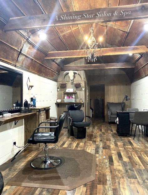 Salon Garage Ideas, Rustic Salon Suite Ideas, Backyard Hair Salon, Rustic Salon Suite, Tiny Home Salon Ideas, Salon Inspo Aesthetic, Shed Hair Salon, Hair Salon Decor Rustic, Western Cosmetology