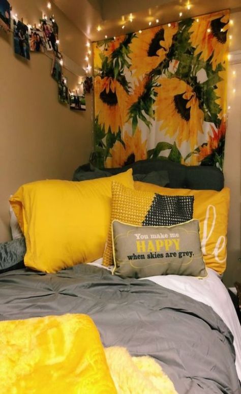 10 Cute Dorm Rooms That You Need To Copy This Semester Sunflower Room, Yellow Room, Cute Dorm Rooms, Dorm Room Inspiration, Yellow Bedroom, Dorm Room Essentials, College Dorm Rooms, Room Essentials, Teen Bedroom