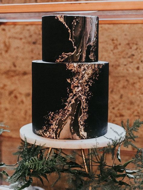 Black And Gold Wedding Cake, Marbled Cake, Halloween Wedding Cakes, Black And Gold Wedding, Black Cake, Black Wedding Cakes, Pink Book, Romantic Wedding Cake, Loft Wedding