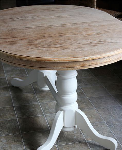 diy refinish an old oak table before after, dining room ideas, diy, painted furniture, woodworking projects Diy Esstisch, Dining Room Table Makeover, Mesa Oval, Table Redo, Dining Table Makeover, Kitchen Table Makeover, Woodworking Projects Furniture, Kitchen Design Diy, Diy Dining Room