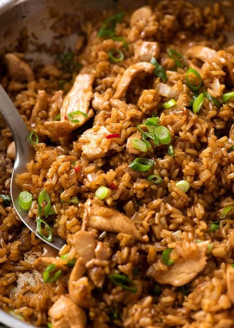 Nasi Goreng is the popular Indonesian fried rice which is traditionally served with a fried egg. Indonesian Fried Rice Recipe, Nasi Goreng Recipe, Indonesian Fried Rice, Arroz Frito, Recipe Tin, Cooking White Rice, Fried Rice Recipe, Rice Dishes, Fried Egg