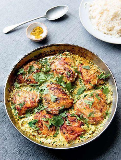 Coriander Chicken - The Happy Foodie Coriander Chicken, Coriander Recipes, Curry Dishes, Curry Chicken Recipes, Green Chilli, Curry Recipe, Chicken Curry, Classic Dishes, Chicken Thigh Recipes