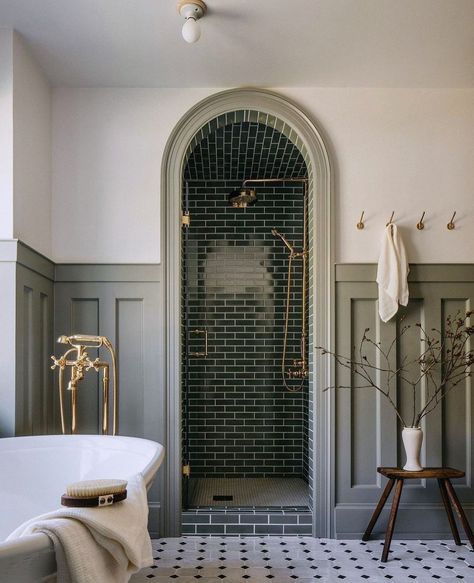 27 Beautiful And Moody Vintage Bathroom Ideas You Should See Brooklyn Brownstone Bathroom, Moody Scandinavian Bathroom, Kate Marker Bathroom, Bathroom Ideas Patterned Tiles, 1920s Master Bath, Bathroom Ideas Gray And White, Vintage Inspired Master Bath, Dark Traditional Bathroom, Antique Master Bath