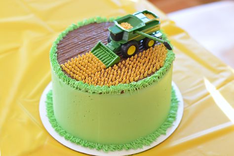 Harvester Cake Combine, Combine Harvester Birthday Cake, Harvester Birthday Cake, Tractor Birthday Cake Easy, Combine Cake Farm, Simple Tractor Birthday Cake, Farming Simulator Cake, Combine Harvester Birthday Party, Farming Cakes For Men