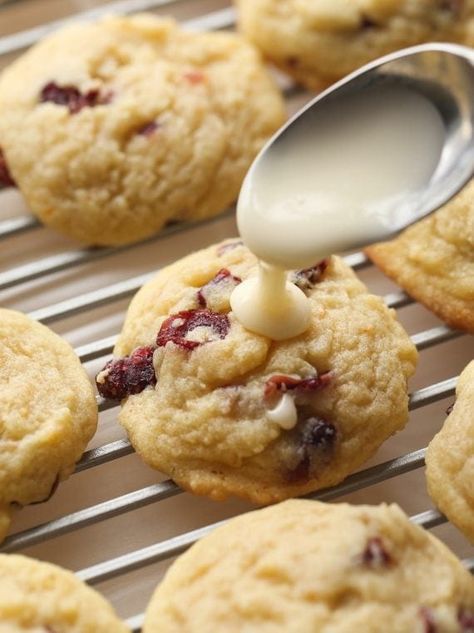 Cranberry Orange Meltaway Cookies are soft, tart and sweet! The texture is fantastic and the fresh orange zest and glaze makes these cookies irresistible! Cranberry Pecan Cookies, Craisin Cookies, Brownie Cakes, Cranberry Cookies Recipes, Cranberry Orange Cookies, Meltaway Cookies, Orange Cookies, Holiday Sweets, Orange Glaze