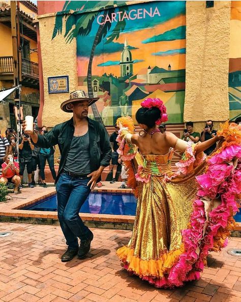 Cartagena,  Colombia Latino Aesthetic, Latina Culture, Latin Party, Latina Aesthetic, Colombian Culture, Trip To Colombia, Festival Aesthetic, Latino Art, Spain Culture