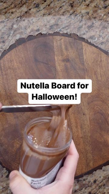 Halloween Themed Boards Food, Nutella Halloween Recipes, Nutella Board Ideas, Butter Board Halloween, Butter Board Ideas Halloween, Halloween Dessert Charcuterie Board Ideas, Nutella Halloween Treats, Dessert Board Halloween, Fall Sweet Charcuterie Board