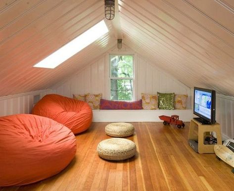 Small Attic Bedroom, Attic Room Ideas, Attic Decor, Attic Renovation Ideas, Attic Bedroom Designs, Finished Attic, Attic Loft, Attic Playroom, Small Attic