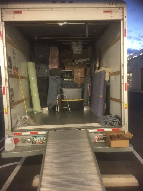 Loading a Uhaul Uhaul Truck Aesthetic, Moving States Aesthetic, Uhaul Moving Aesthetic, Moving Truck Aesthetic, Moving Aesthetic Pictures, Moving Astethic, Moving Day Aesthetic, Moving Manifestation, Moving House Aesthetic