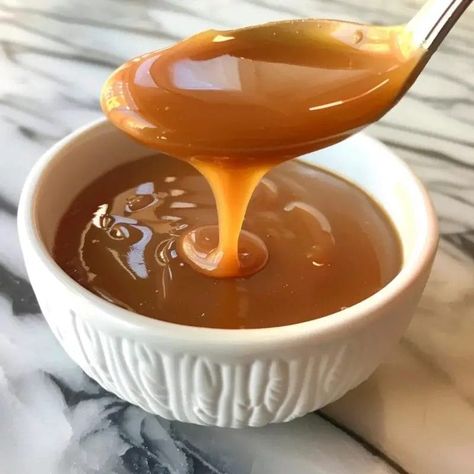 Slow Cooker Sweetened Condensed Milk Caramel 1 Milk Caramel Recipe, Sweetened Condensed Milk Caramel, Vegan Caramel Sauce Recipe, Condensed Milk Caramel, Vegan Fudge Brownies, Vegan Caramel Sauce, Vegan Caramel Apple, Cream Cheese Pie Recipes, Salted Caramel Popcorn