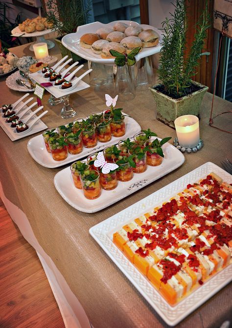 food Dinner Party Ideas For Adults, Party Ideas For Adults, Dinner Party Ideas, Appetizers Table, Overnight Oat, Appetizer Menu, Tasting Party, Snacks Für Party, Food Display