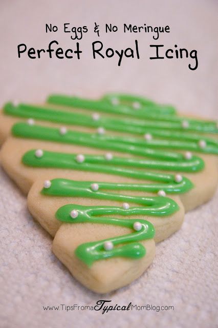 The perfect royal icing recipe for your Christmas cookies and it doesn't need egg whites or meringue powder!  How easy! Royal Icing Recipe Without Meringue Powder, Perfect Royal Icing, Torte Cupcake, Royal Christmas, Meringue Powder, Royal Icing Recipe, Cookie Icing, Icing Recipe, Köstliche Desserts