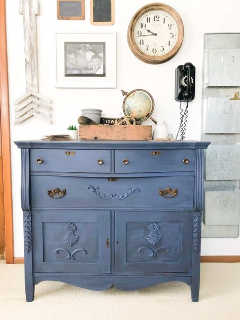 If you are looking for a beautiful blue dresser, click over to see how to DIY an old dresser into a glazed blue dresser beauty! Diy Dresser Makeover White, Dresser Makeover White, Nursery Dresser Diy, Dresser Makeover Ideas, Paint Dresser Diy, Wood Dressers Makeover, Refinished Buffet, Modern Dresser Makeover, Big Dresser