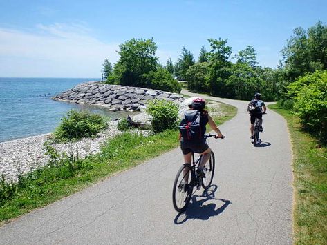 One of the best bicycle rides along the Great Lakes Waterfront Trail is here. Read the review of the Rouge bike ride with photos and maps. Scarborough Bluffs, Biking Benefits, Bicycle Trail, Cross Country Trip, Ride Bicycle, Bicycle Parking, Bike Lane, Park Trails, Eastern Cape