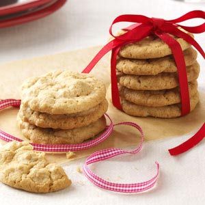 Peanut Butter Maple Cookies Maple Cookies Recipe, Maple Desserts, Soft Ginger Cookies, Pumpkin Chip, Maple Cookies, Chewy Peanut Butter Cookies, Butter Cookies Recipe, Caramel Cookies, Buttery Cookies