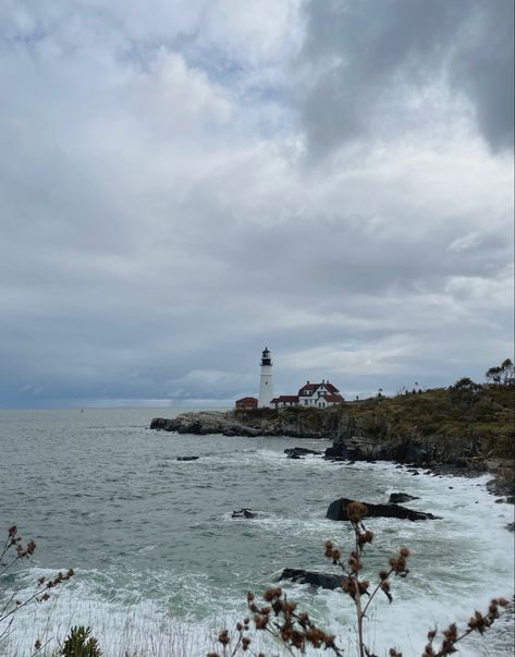 New England Seaside Aesthetic, Coastal England Aesthetic, Maine Town Aesthetic, New England Nostalgia, East Coast Autumn, Northeast Coast Aesthetic, Old New England Aesthetic, Nantucket Fall Aesthetic, Maine In November