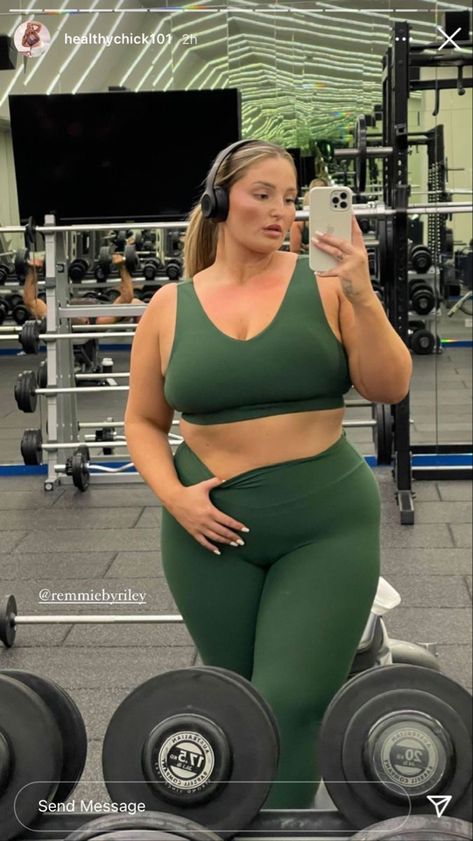 Plus Size Healthy Aesthetic, Mid Size Workout Aesthetic, Gym Plus Size Aesthetic, Gym Aesthetic Outfits Plus Size, Workout Outfits Women Plus Size, Curvy Healthy Aesthetic, Plus Size Workout Aesthetic, Chubby Gym Outfit, Thick Gym Aesthetic